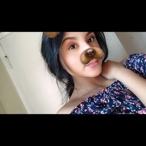 Meet your Posher, Carolina